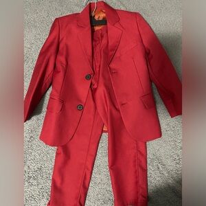Beautiful boy's suit. brand new
